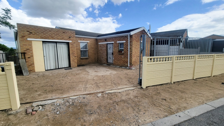 3 Bedroom Property for Sale in Silversands Western Cape
